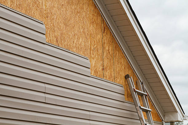 24/7 Emergency Vinyl Siding experts in Freehold, NJ